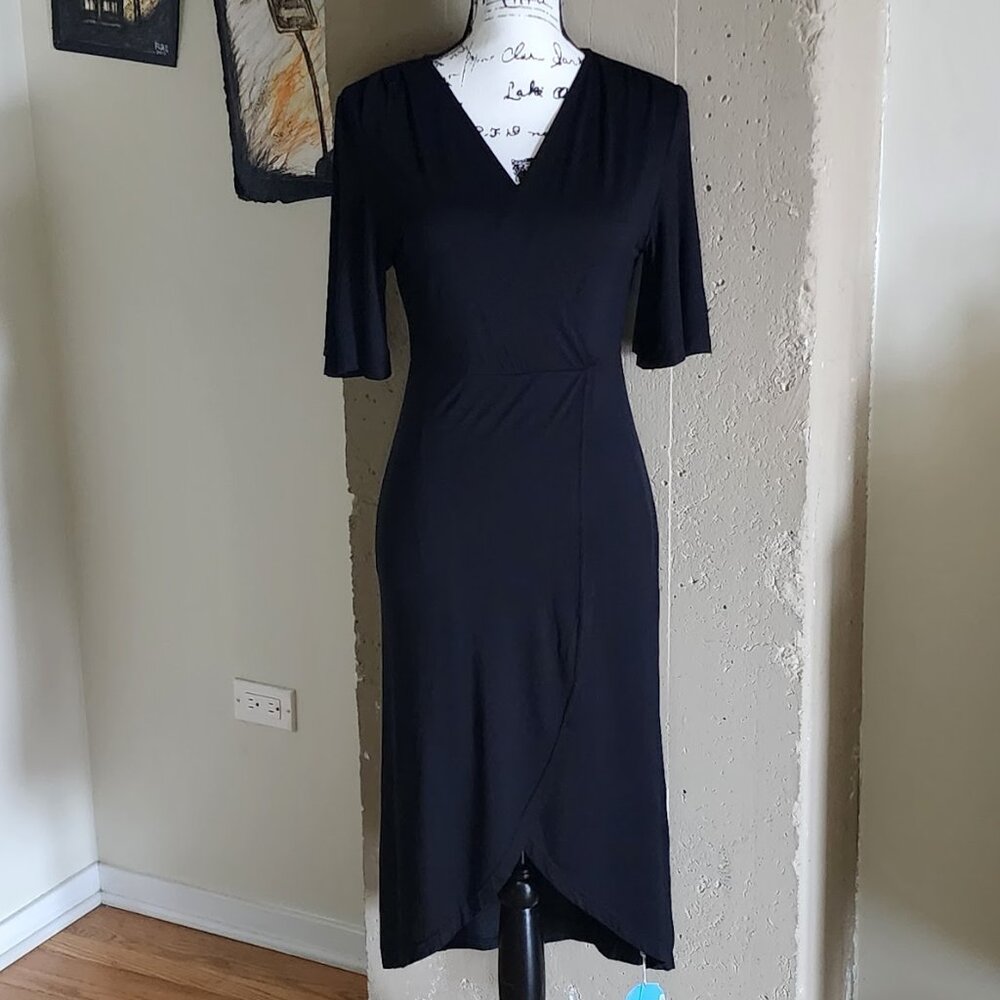 Cupshe Black Stretchy Wrap Dress with Sleeves and V-Neck NWT
